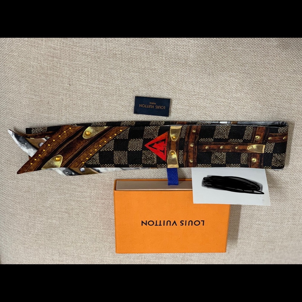 Louis Vuitton Time Trunk Bandeau